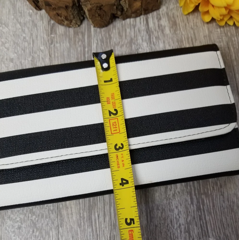 Black/White Kut From The Kloth Wallet - Picture 8 of 8